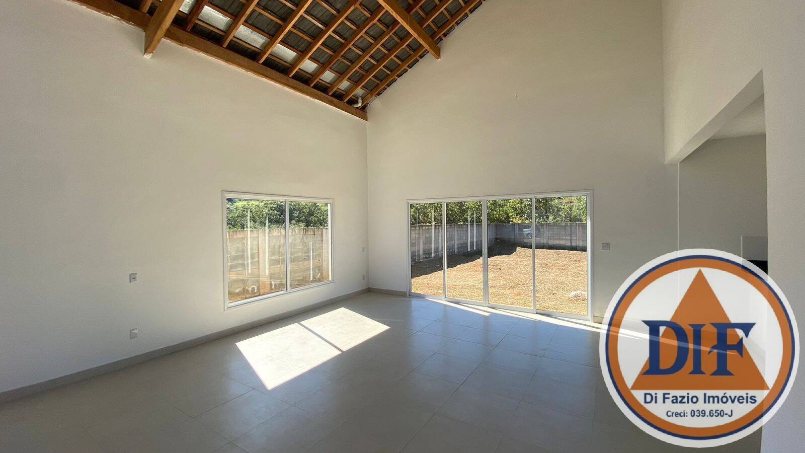 Casa de Condomínio à venda com 3 quartos, 187m² - Foto 4