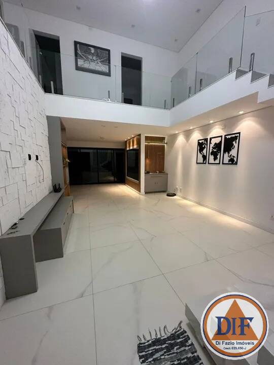 Casa à venda com 3 quartos, 234m² - Foto 1
