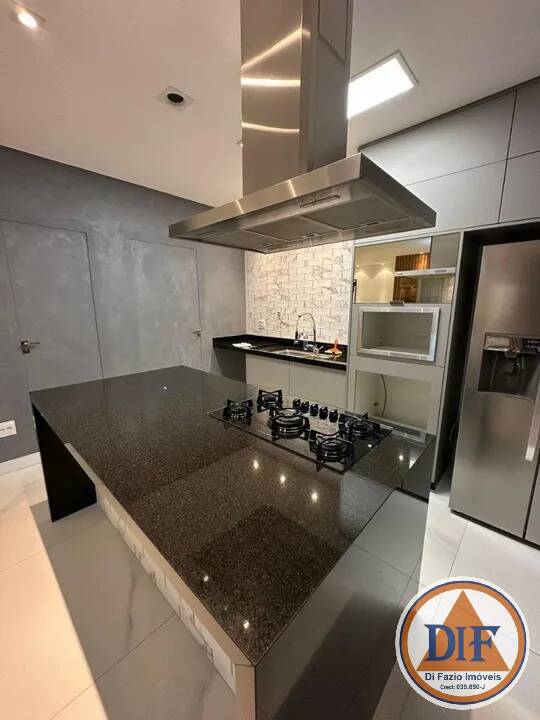 Casa à venda com 3 quartos, 234m² - Foto 2