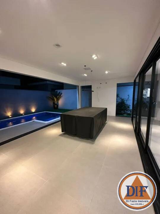 Casa à venda com 3 quartos, 234m² - Foto 7