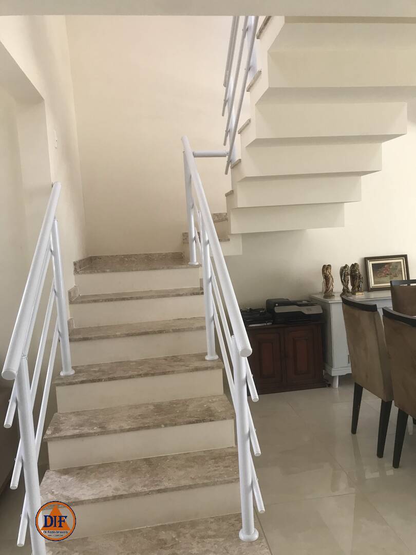 Casa à venda com 3 quartos, 188m² - Foto 2