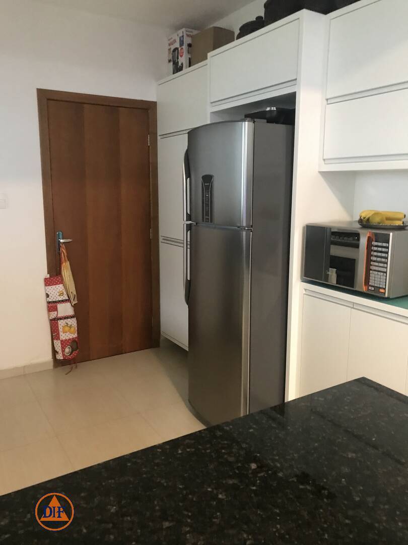Casa à venda com 3 quartos, 188m² - Foto 7