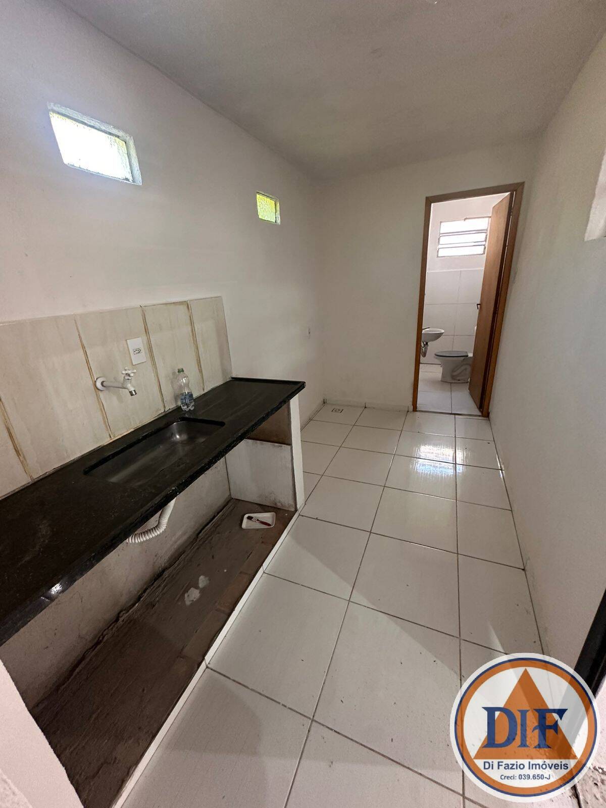 Depósito-Galpão-Armazém para alugar, 212m² - Foto 8