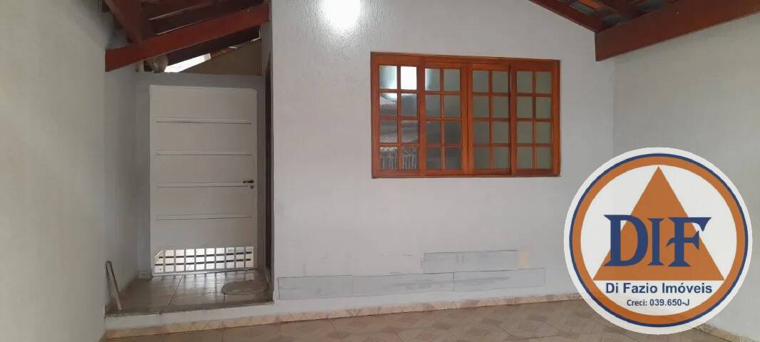 Casa à venda com 2 quartos, 62m² - Foto 1