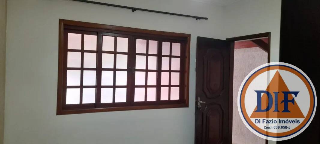 Casa à venda com 2 quartos, 62m² - Foto 4