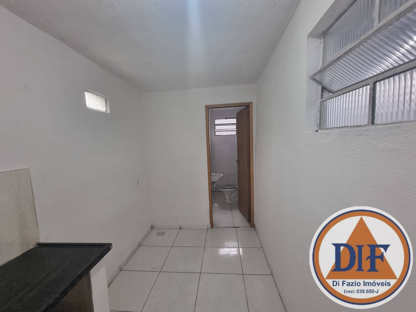 Depósito-Galpão-Armazém para alugar, 212m² - Foto 14