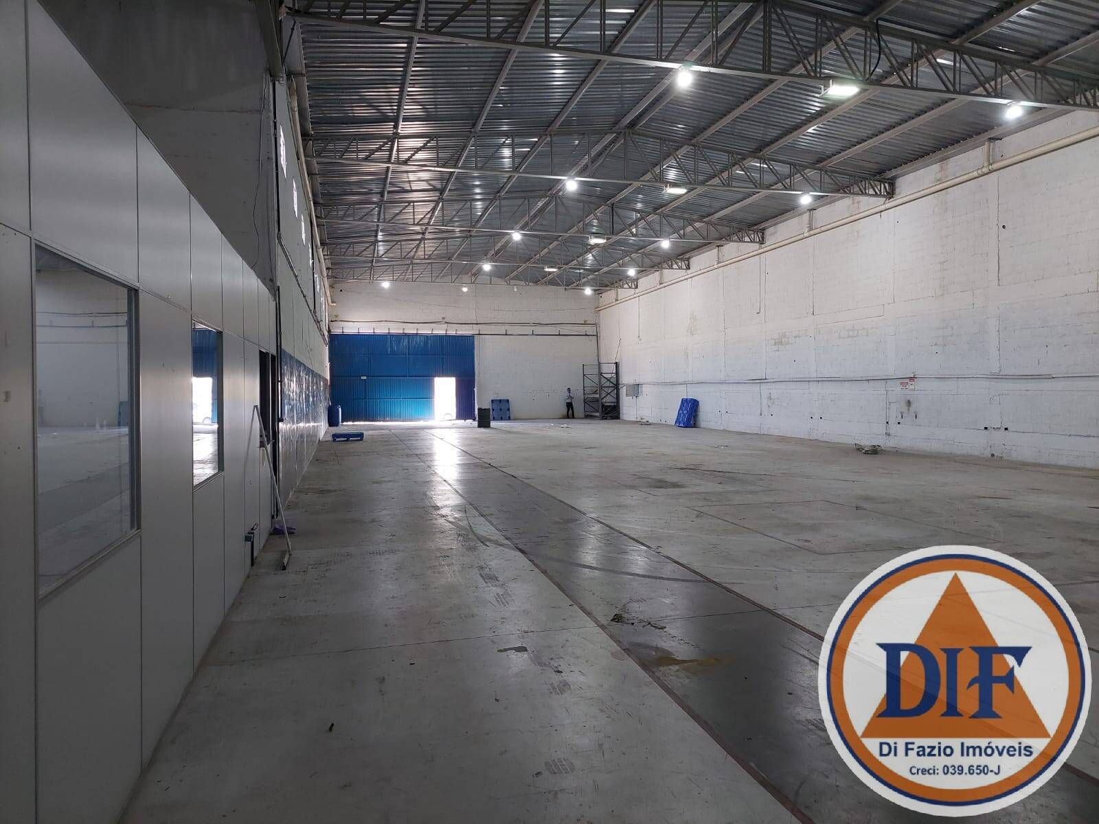 Depósito-Galpão-Armazém para alugar, 825m² - Foto 1