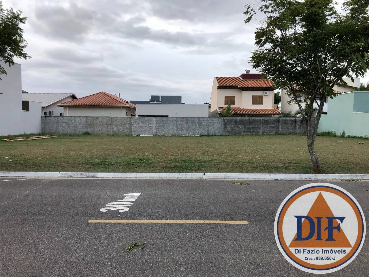 Terreno à venda, 275m² - Foto 1