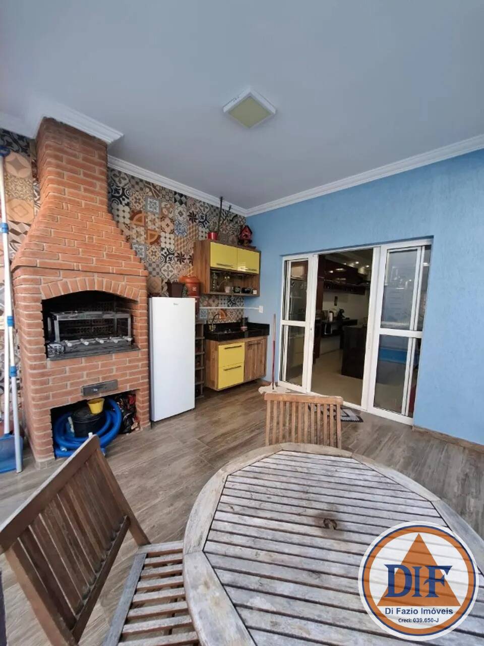 Casa à venda com 3 quartos, 154m² - Foto 3