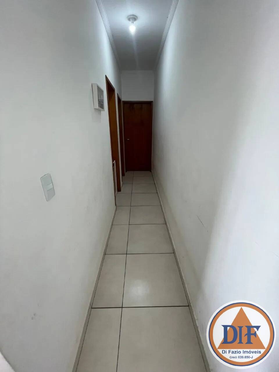 Apartamento à venda com 2 quartos, 70m² - Foto 2
