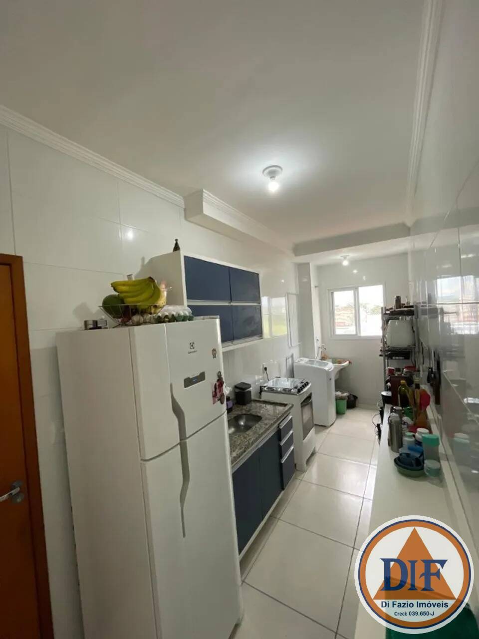 Apartamento à venda com 2 quartos, 70m² - Foto 3