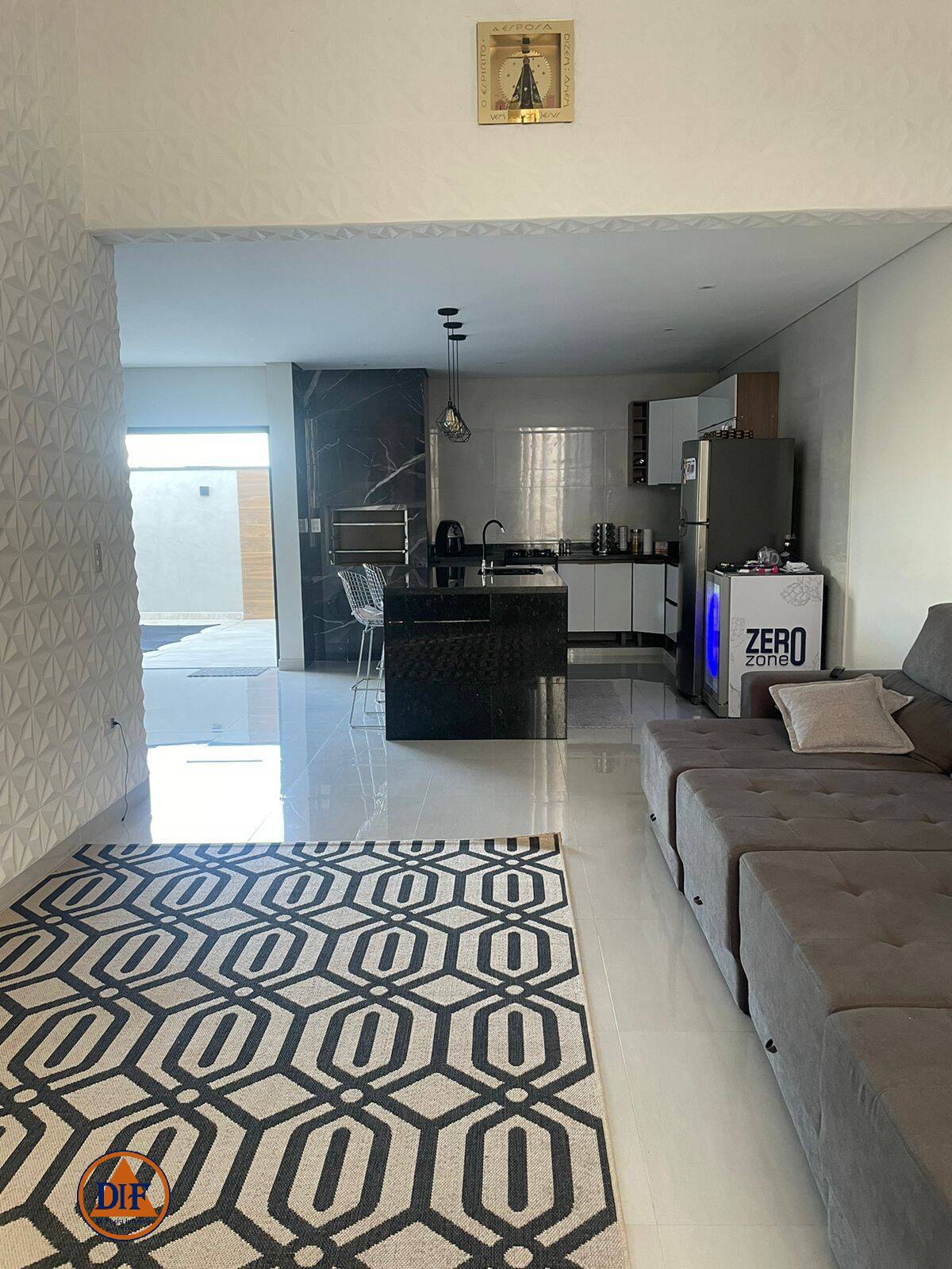 Casa de Condomínio à venda com 3 quartos, 178m² - Foto 2